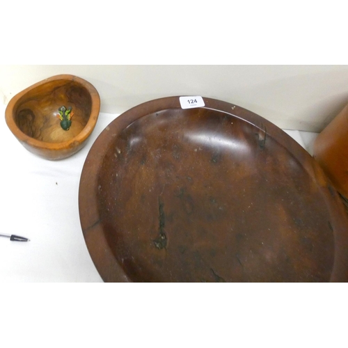 124 - Large hand carved treen bowl and other treen including box, coasters and goblets.