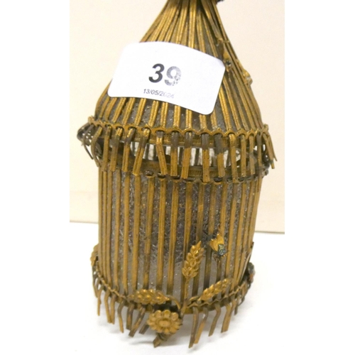 39 - Victorian novelty sewing kit, in the form of a haystack.
