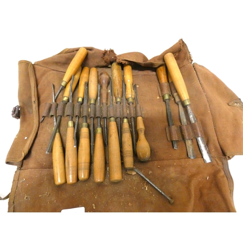 60 - Various wood carving chisels.