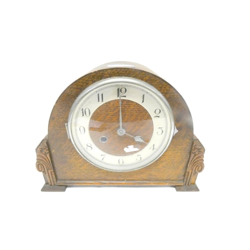 95 - Vintage oak mantel clock.