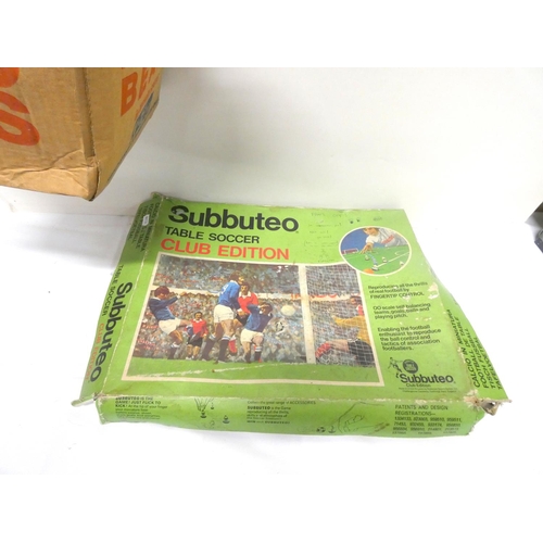 98 - Various vintage Subbuteo.