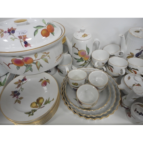 118 - Large collection of Royal Worcester 'Evesham' pattern kitchen and tablewares to include tureens, fla... 