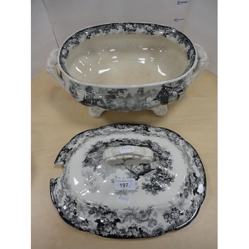 197 - Group of similar Victorian pottery dinnerwares to include a large ashet, large tureen and cover, sim... 