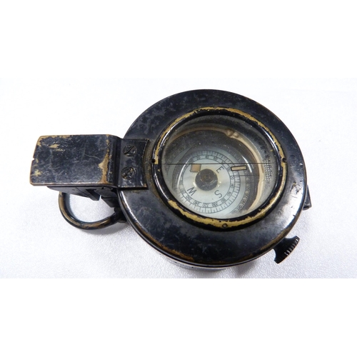 254 - WWII period military-issue compass by TG & Co., London, broad arrow, mark III, 1940.