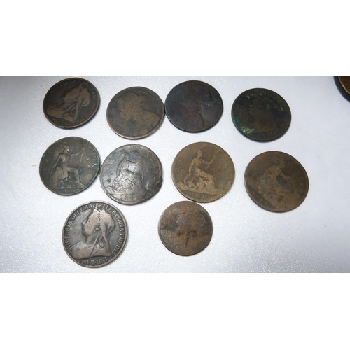 256 - Assorted coins to include a George III coin (rubbed), Victorian silver half crown (rubbed) 13g, Vict... 