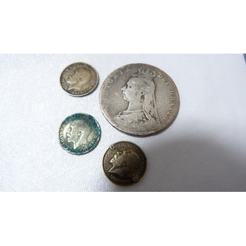 256 - Assorted coins to include a George III coin (rubbed), Victorian silver half crown (rubbed) 13g, Vict... 