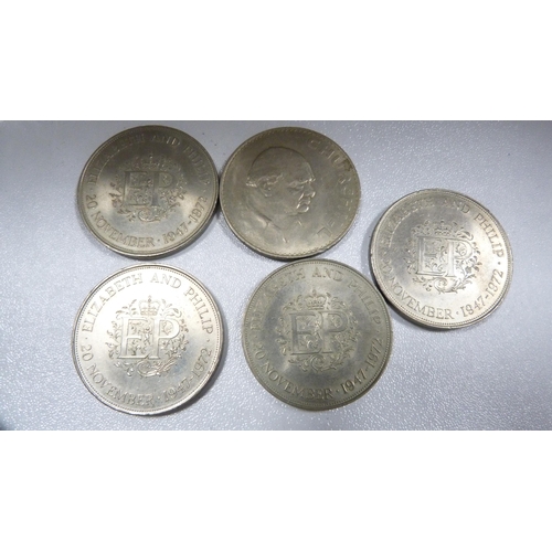 271 - Group of five nickel commemorative coins to include Churchill and Queen Elizabeth II.