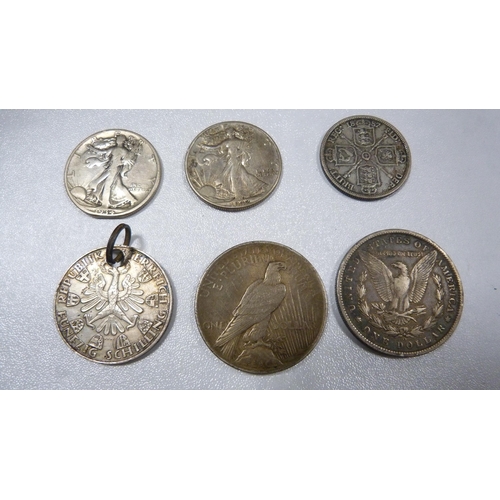 272 - Collection of coins to include USA silver dollar, 1885, another Liberty coin, 1922, two USA half dol... 