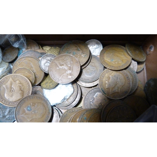 274 - Coins and banknotes to include pre-decimal examples, George VI coinage, copper pennies, banknotes, V... 