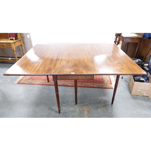 323 - 19th century mahogany drop-leaf dining table.