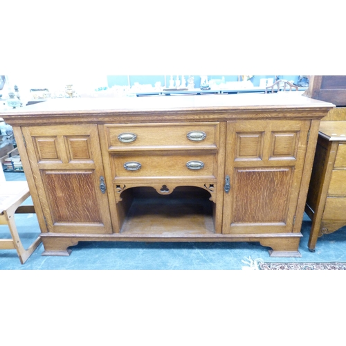 337 - Edwardian oak sideboard with cellarette drawer and assorted drawers and cupboards.