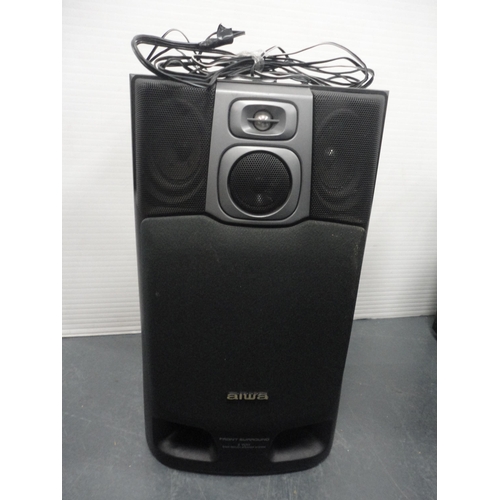 82 - Aiwa hifi and speakers.