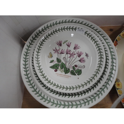 88 - Group of Portmeirion 'Botanic Garden' tablewares and an Alfred Meakin 'Royal Marigold' pattern part ... 