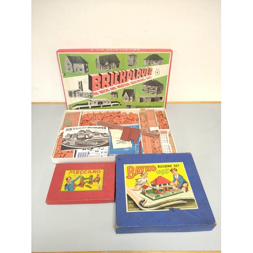 202 - Vintage boxed construction sets to include Brickplayer Kit 4, Bayko Building Set, and Meccano outfit... 