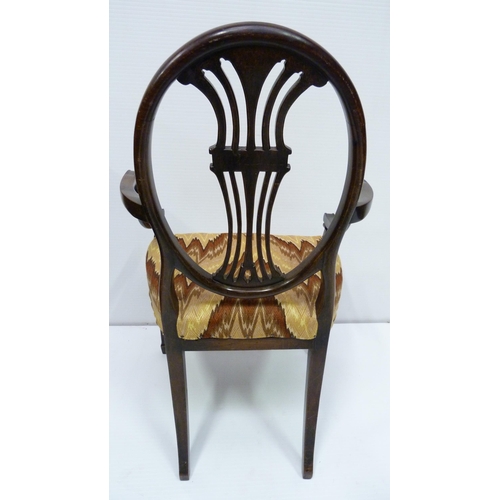 421 - Eight matching Hepplewhite-style mahogany wheel-back dining chairs, c. early 20th century, comprisin... 