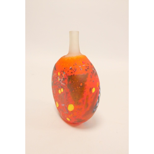 216 - Bertil Vallien (1938-) Kosta Boda Atilla limited edition 1000/1000Art Glass Vase, The spill vase of ... 