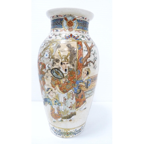 265 - Pair of Japanese Satsuma pottery vases (20th century) decorated with fighting scenes, noblemen and f... 