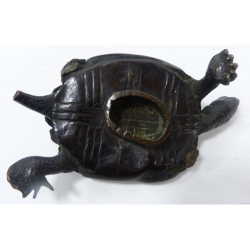 266 - Japanese patinated bronze incense burner in the form of a tortoise (Meiji period, 1868 - 1912), the ... 