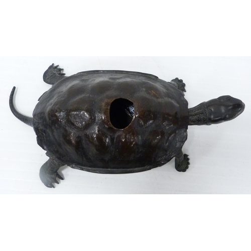 266 - Japanese patinated bronze incense burner in the form of a tortoise (Meiji period, 1868 - 1912), the ... 