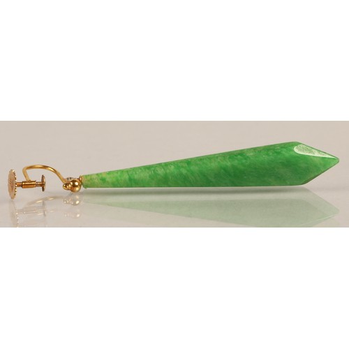 90 - Pair of ladies 9ct gold mounted jade drop earrings, 6cm long.