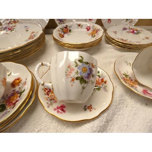 66 - Royal Crown Derby, tea and dinner service to include Derby Posies pattern.