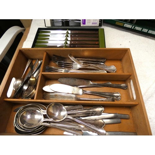 73 - Three boxed sets of cutlery and loose cutlery.