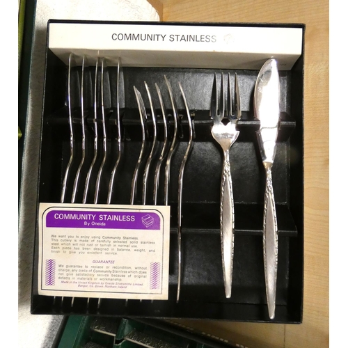 73 - Three boxed sets of cutlery and loose cutlery.