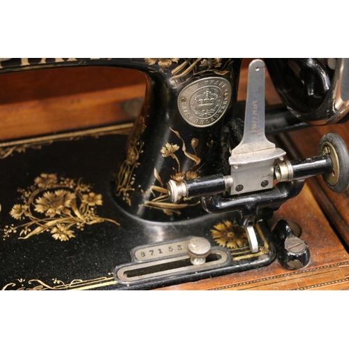 96 - Vintage Pfaff sewing machine.