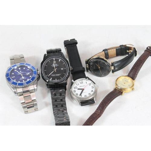 520 - Accurist quartz wristwatch, Sekonda quartz wristwatch and three other watches