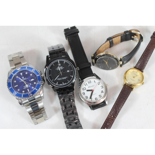 520 - Accurist quartz wristwatch, Sekonda quartz wristwatch and three other watches