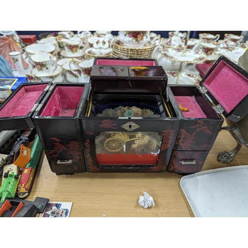 199 - Japanese jewellery box with a diorama of a rickshaw.