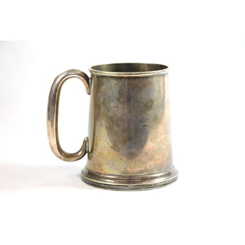 242 - Silver-plated tankard with glass base painted with the last drop devil's hangman scene.