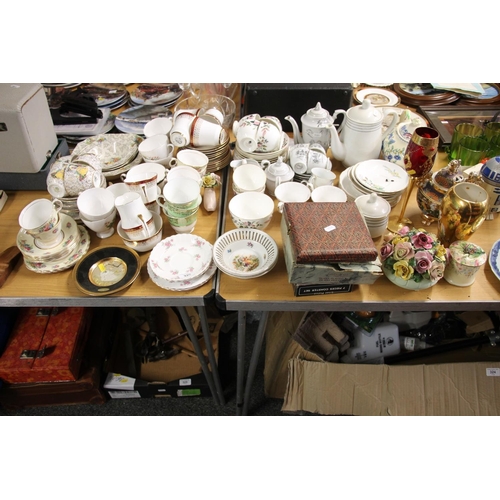 320 - Decorative ceramics to include part teaware, cased serving mats, Masons teapot, etc.