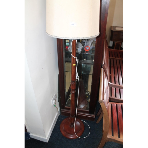 640 - Free standing floor lamp