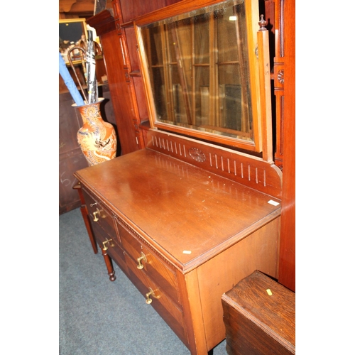 648 - Early 20thC mahogany dressing table and wardrobe.