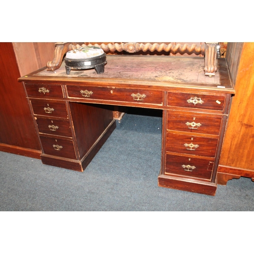 658 - Early 20thC pedestal desk, H76cm.