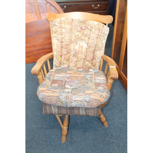 661 - Pine swivel armchair