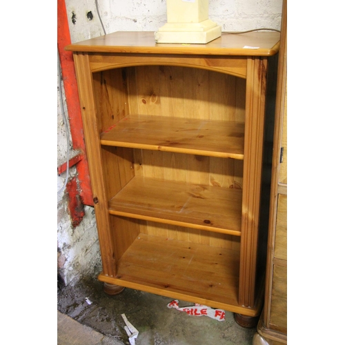 582 - Modern pine bookcase, 90cm high.