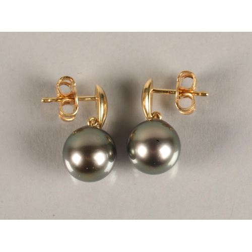 170 - Ladies pair of Bunda cultured pearl earrings, set in 18ct yellow gold.