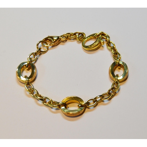 135 - Chimento 18ct gold bracelet with three larger oval links and a diamond-set catch, 18.6g gross.