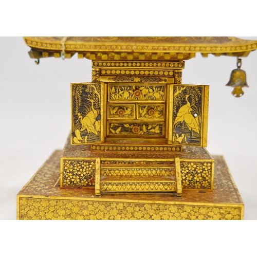 283 - Komai Company of Kyoto, Japan (Meiji Period, 1868-1912)Fine Damascened inlaid sentoku (brass alloy) ... 