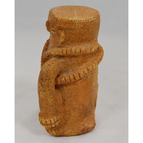 304 - Pre-Columbian terracotta figure (Sinu region, Colombia), 600 - 1,600 BC, detailed in ochre, 16cm hig... 