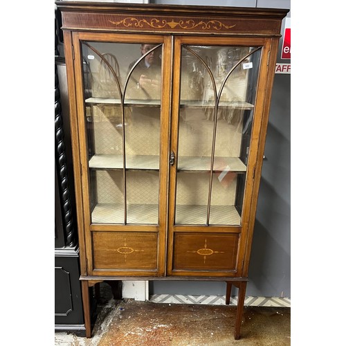 582 - Inlaid mahogany display cabinet, H 167cm, W 91cm, D 32cm