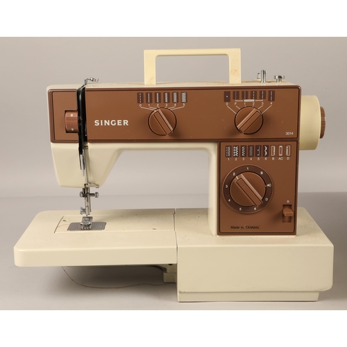 497 - Vintage singer sewing machine