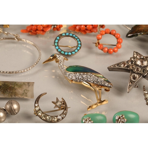 103 - Assortment of vintage costume jewellery including some silver, Ayala Bar brooch, Isle of Bute Collec... 