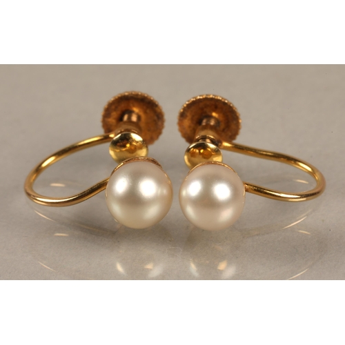 137 - 9K gold pearl mounted screw-on earrings