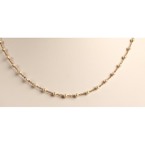 141 - 9K gold seed pearl necklace, gross weight 3.5g