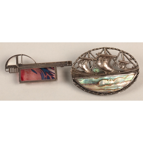 83 - Arts and crafts / Glasgow style silver brooch set with iridescent glass panel, signed 'PG 96' illegi... 