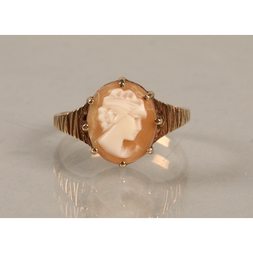 90 - 9K gold cameo ring, size O, gross weight 2g