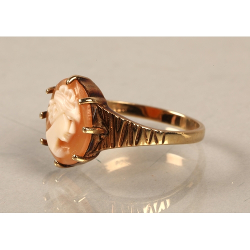 90 - 9K gold cameo ring, size O, gross weight 2g